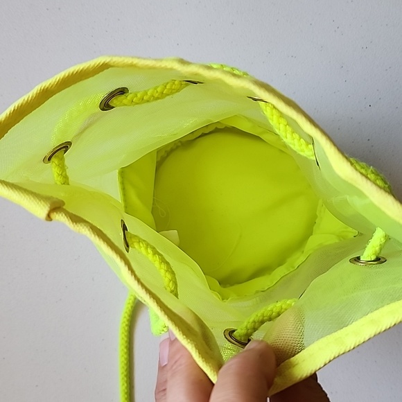 Victoria's Secret Mesh Makeup bag - Picture 6 of 7